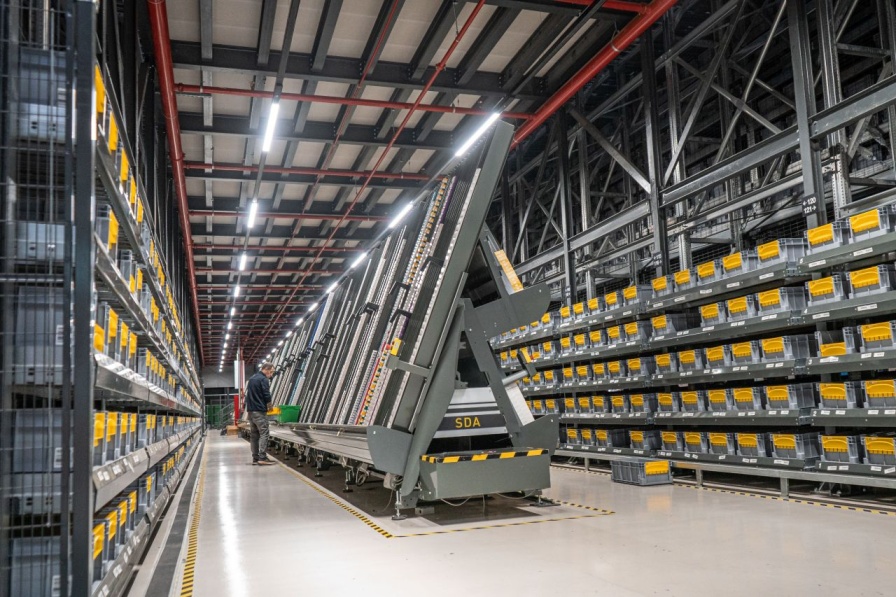 slide-0a86386 slide-0a86386